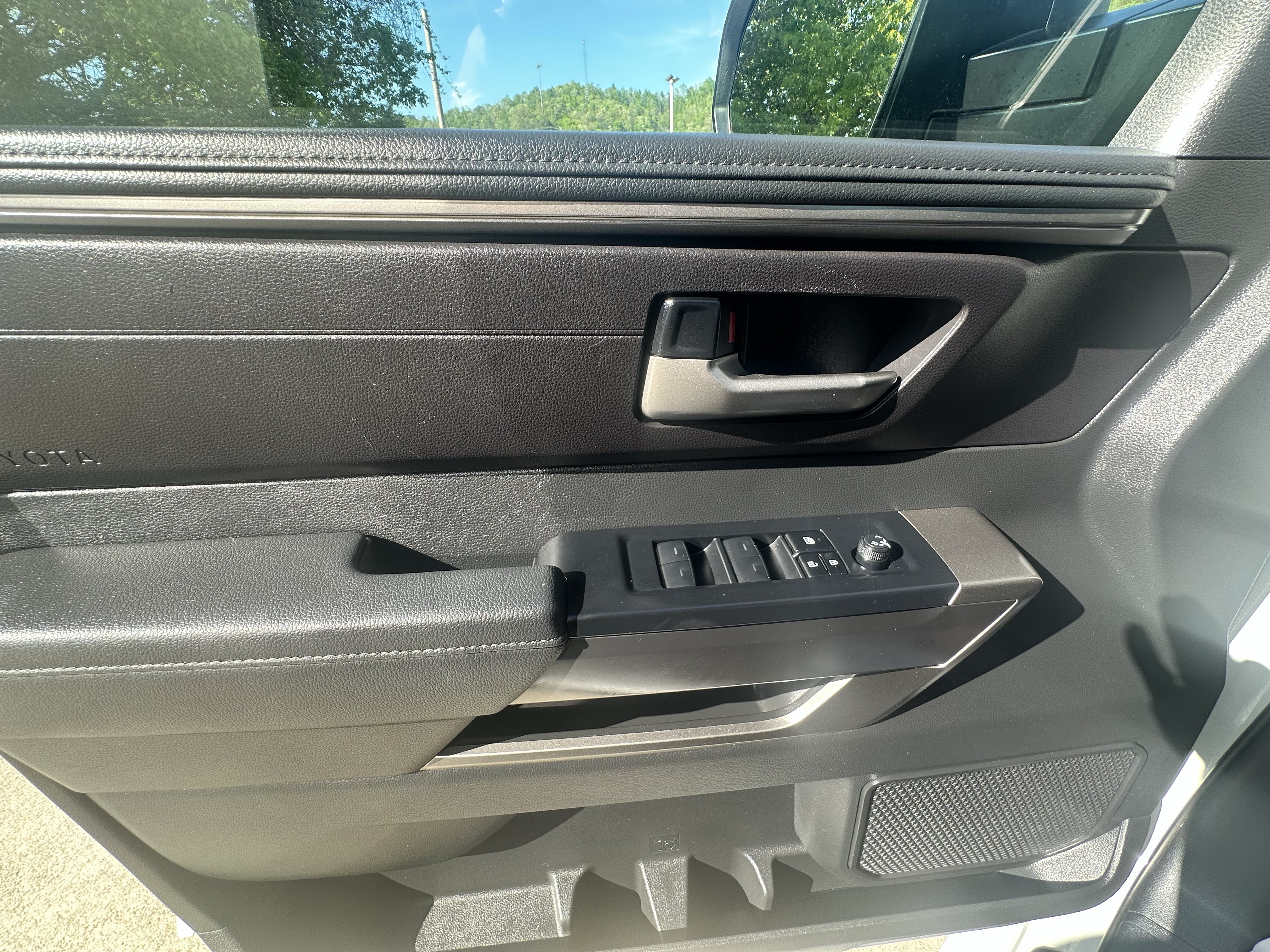 Used 2024 Toyota Tundra SR5 w/ SR5 Premium Package AWD/4WD image 7