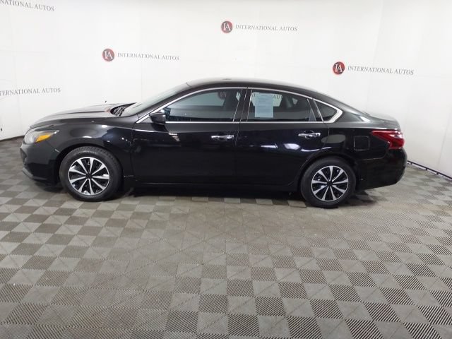 Used 2017 Nissan Altima 2.5 SR w/ Midnight Edition Package FWD image 8