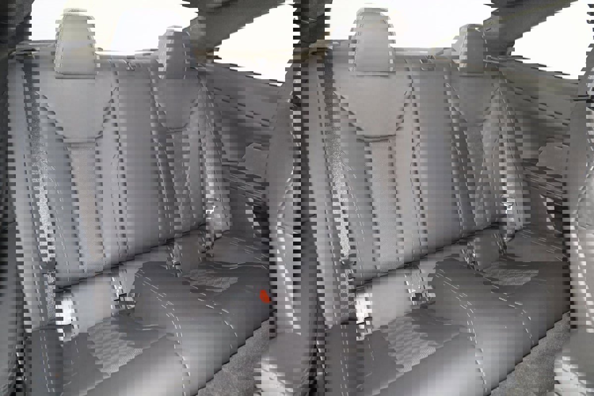 Used 2021 BMW M4 Coupe w/ Executive Package RWD image 16