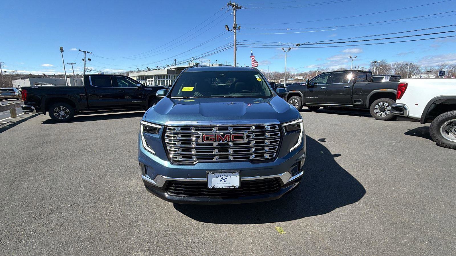 New 2026 GMC Acadia Denali w/ Super Cruise Package image 2