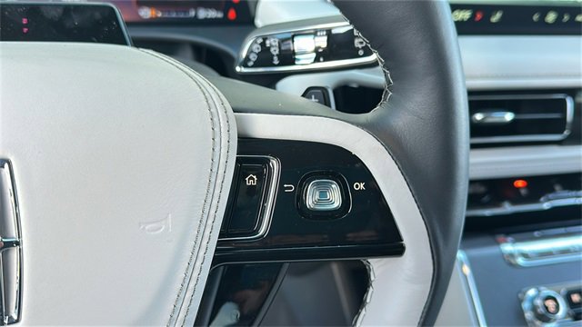 New 2026 Lincoln Aviator AWD image 24