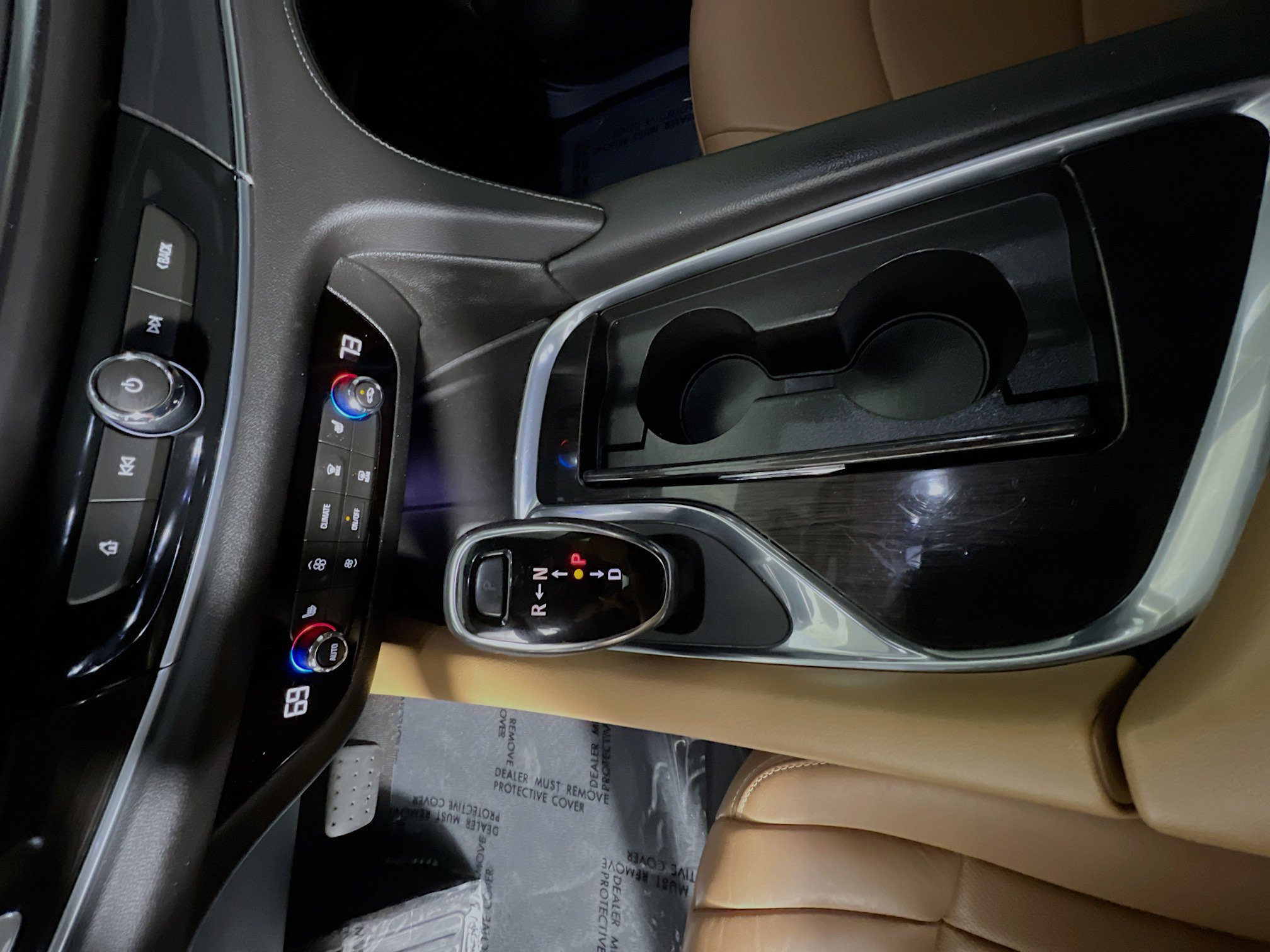 Used 2019 Buick Enclave Essence image 25