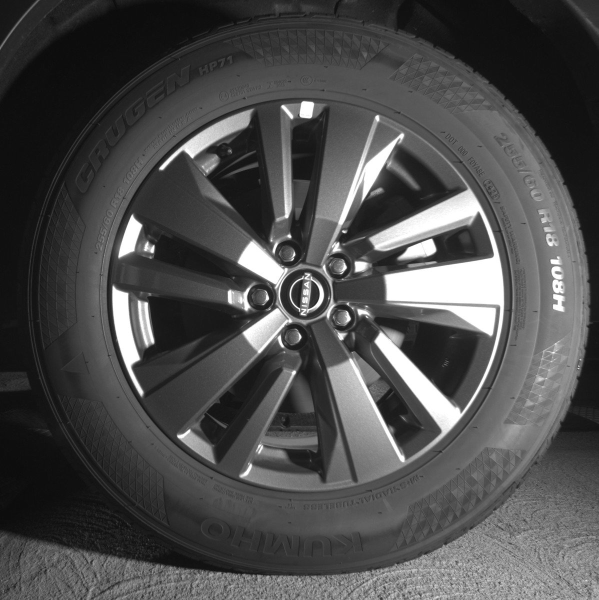 Used 2025 Nissan Pathfinder SV FWD image 14