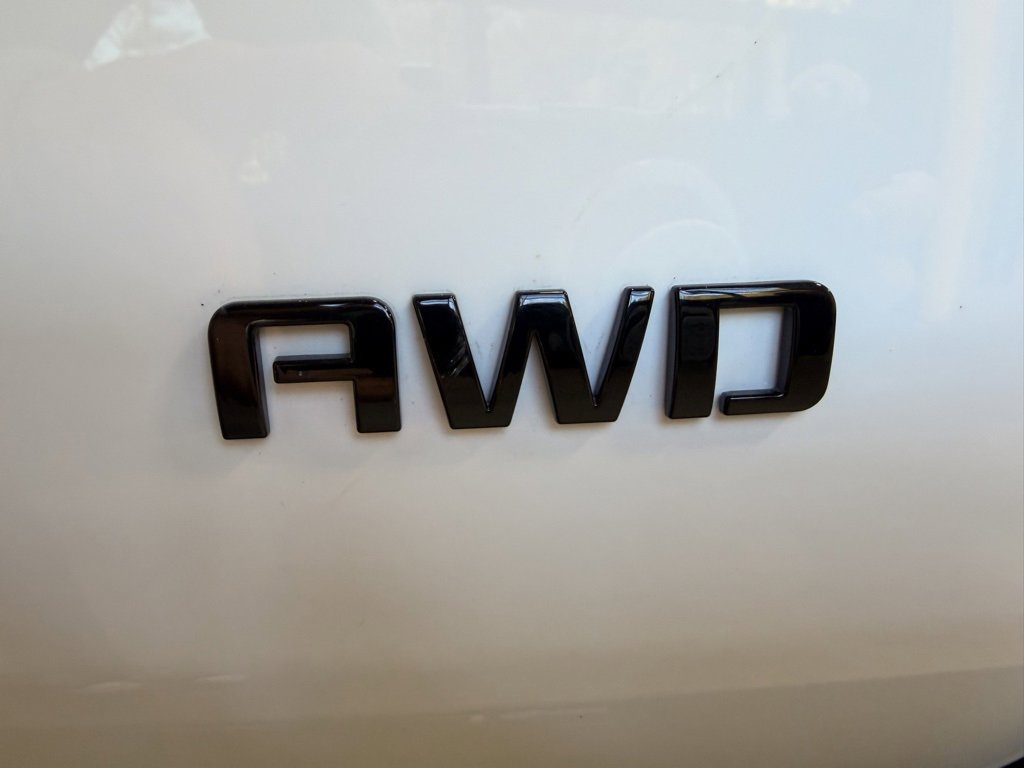 Used 2024 Chevrolet Traverse Premier image 11