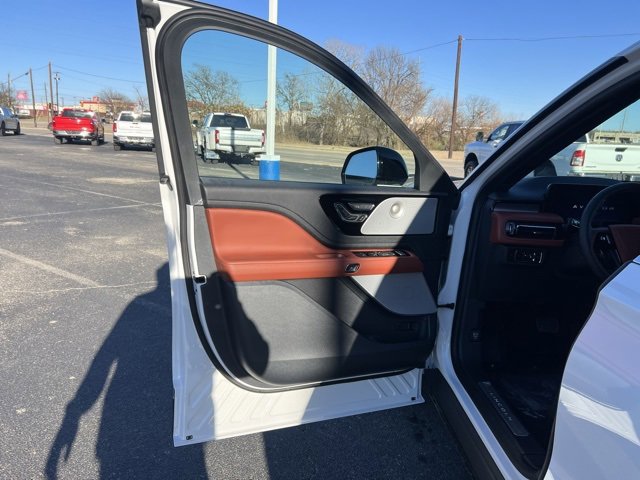 New 2026 Lincoln Aviator Reserve image 11