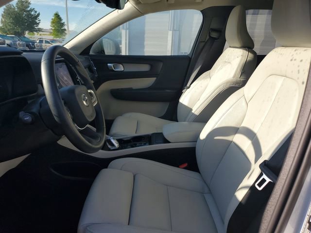 Used 2026 Volvo XC40 B5 Plus AWD/4WD image 18