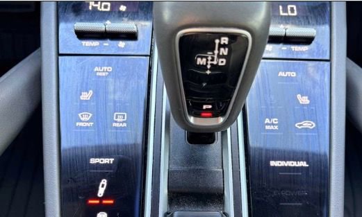 Used 2019 Porsche Cayenne S image 25