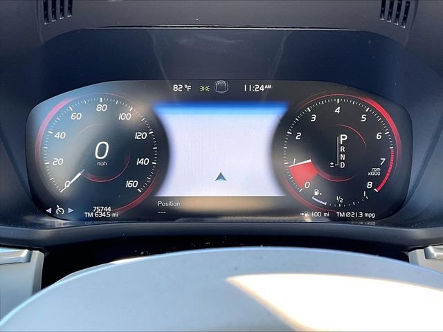Used 2021 Volvo XC60 T5 Momentum w/ Protection Package Premier AWD/4WD image 3