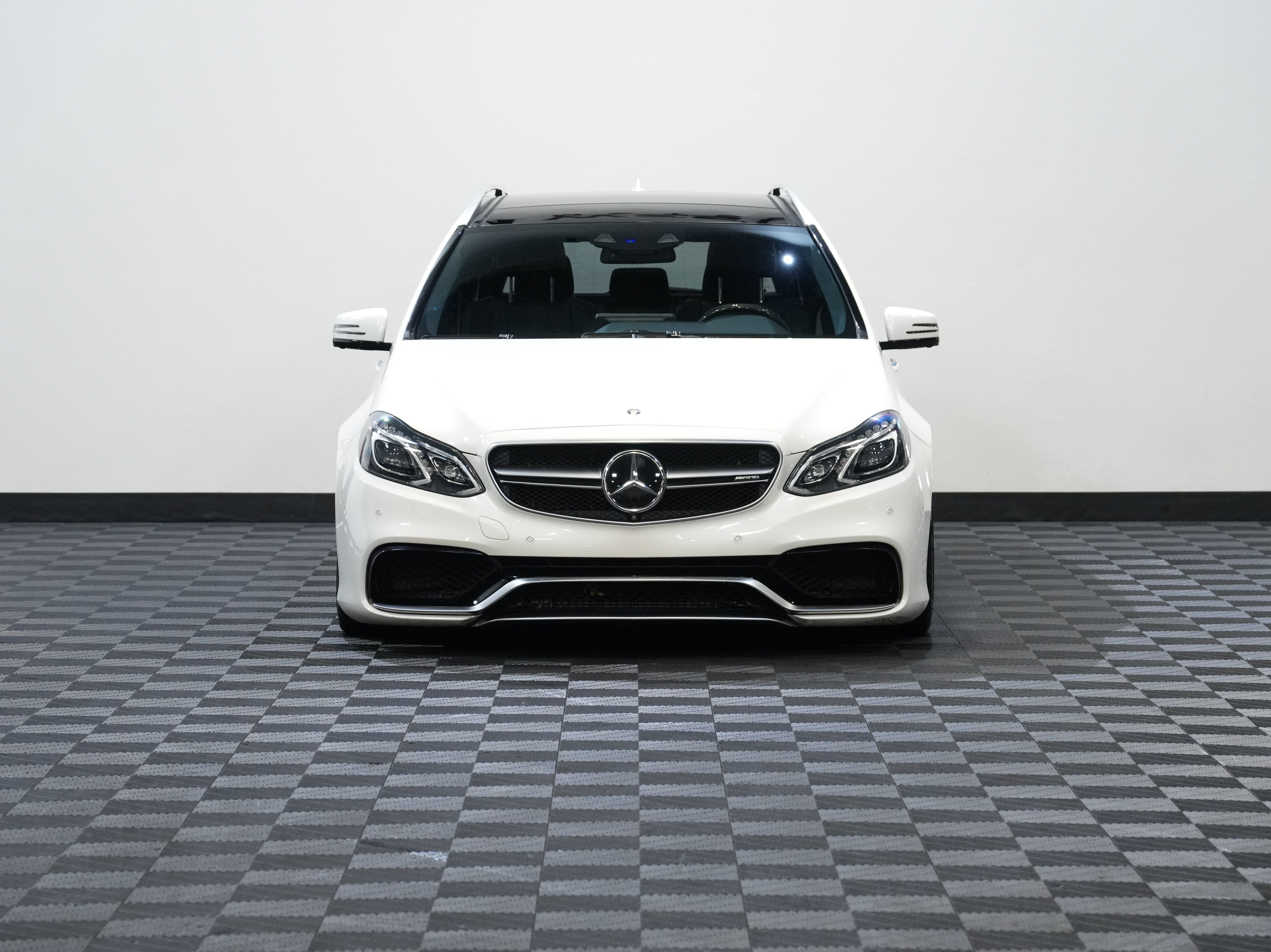 Used 2014 Mercedes-Benz E 63 AMG S-Model w/ Driver Assistance Package image 4