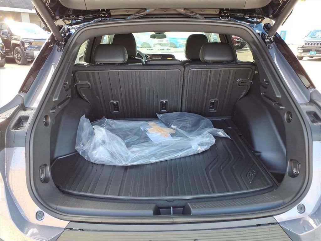 New 2026 Chevrolet Equinox EV LT w/ LPO, All-Weather Mat Package image 10