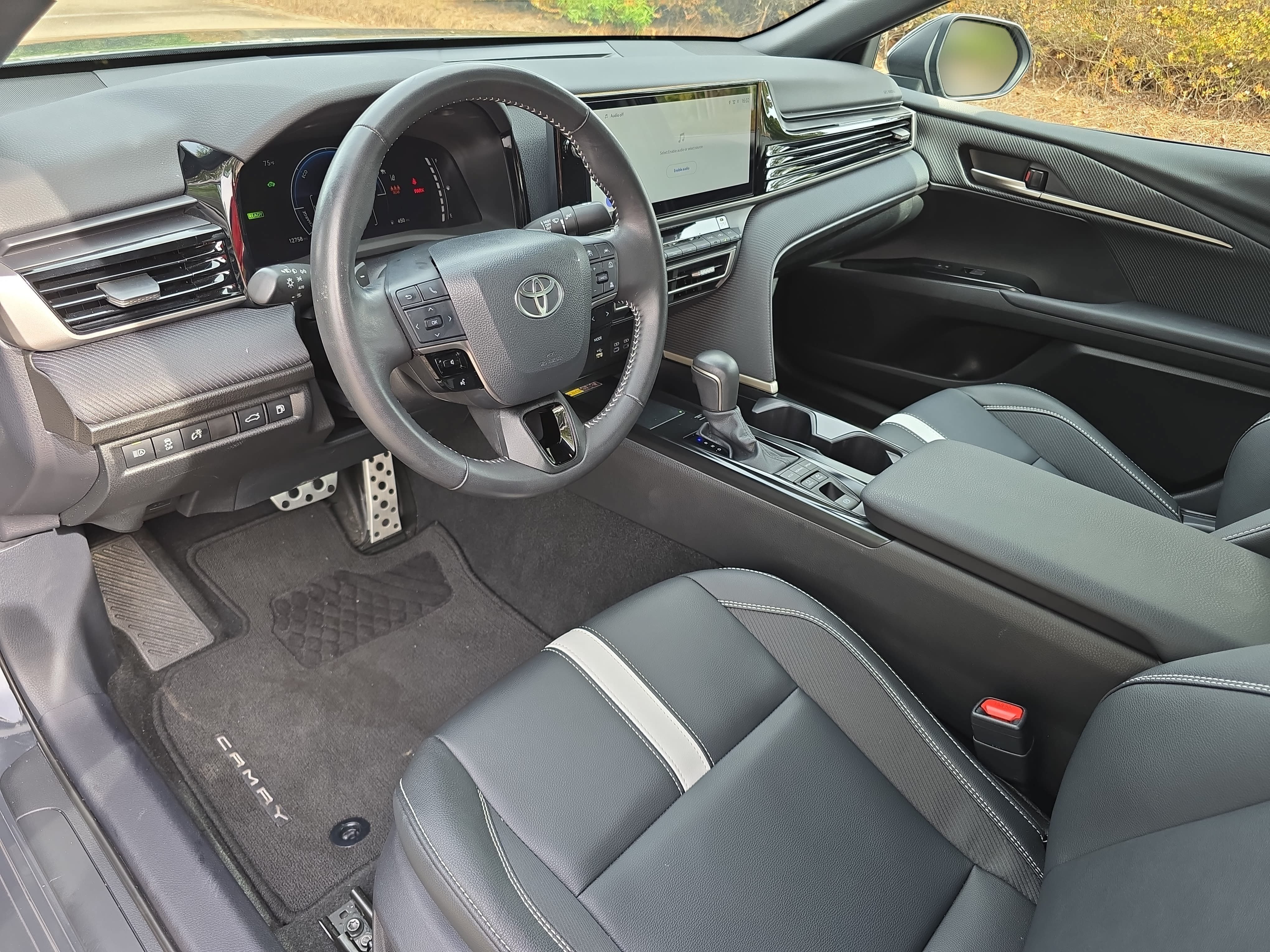 Used 2025 Toyota Camry SE w/ Multimedia Upgrade Package FWD image 15