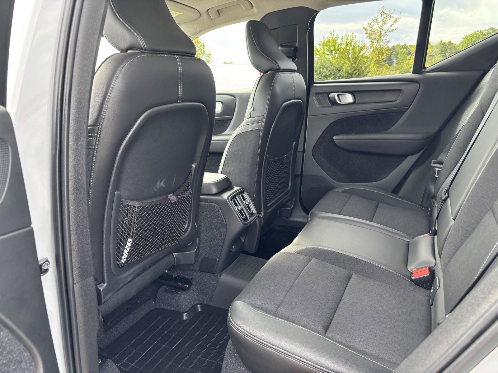 Used 2020 Volvo XC40 T5 Momentum w/ Protection Package Premier AWD/4WD image 19