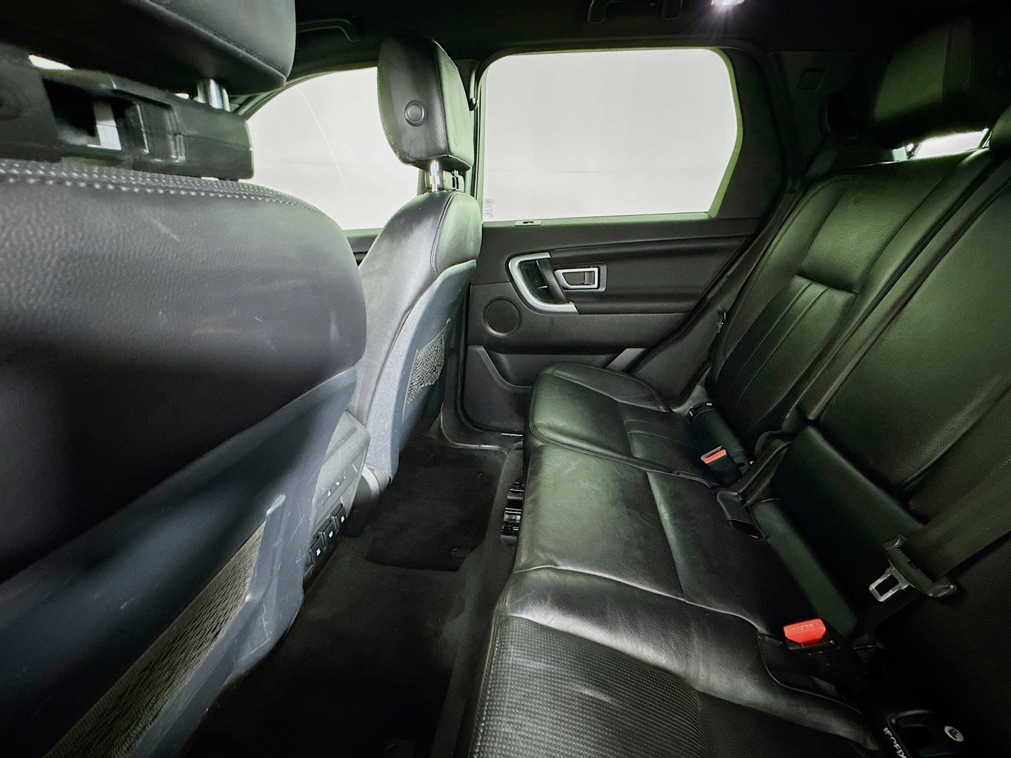 Used 2019 Land Rover Discovery Sport HSE image 24