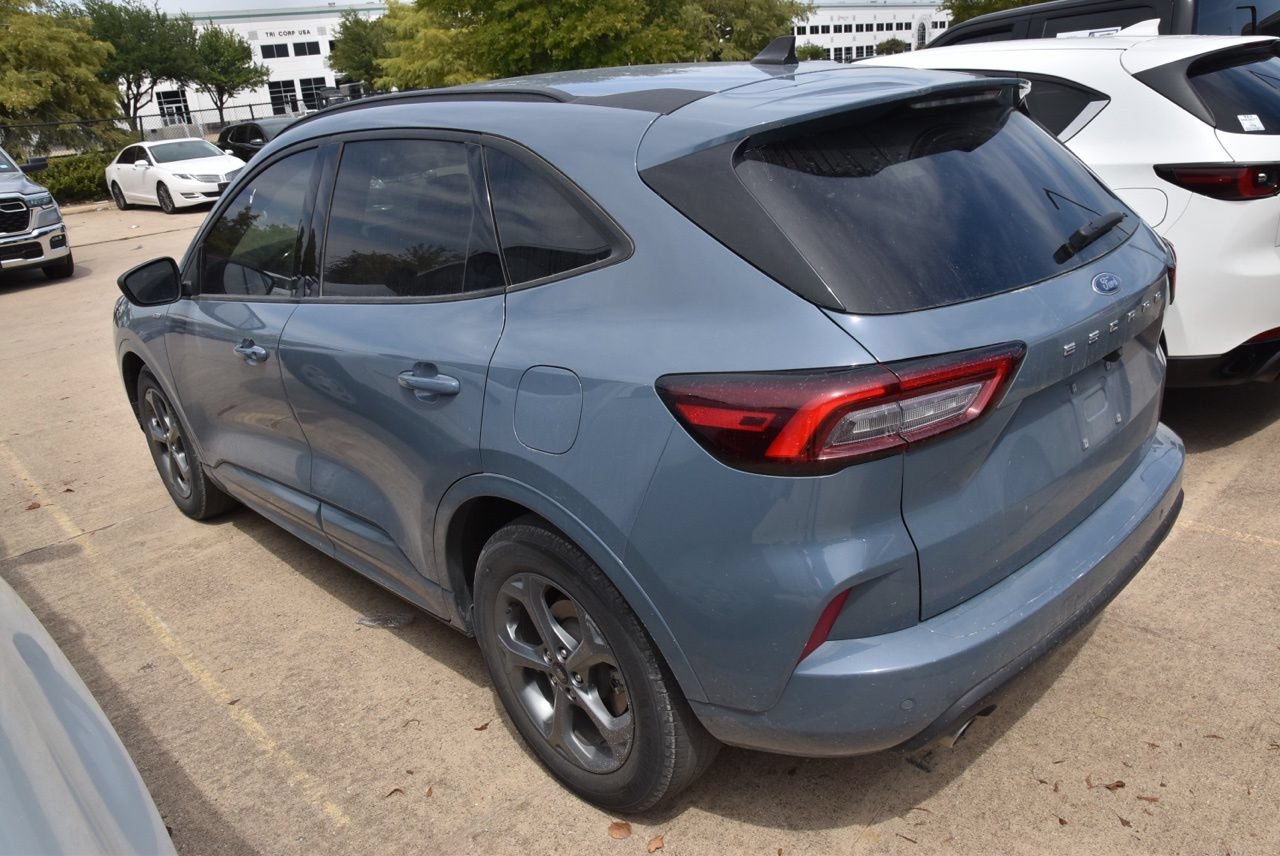 Used 2023 Ford Escape ST-Line w/ Tech Pack #1 FWD image 7