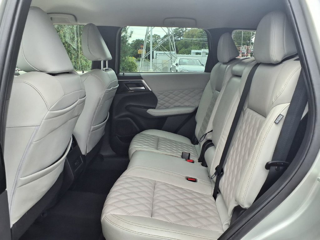 Used 2022 Mitsubishi Outlander SEL AWD/4WD image 26