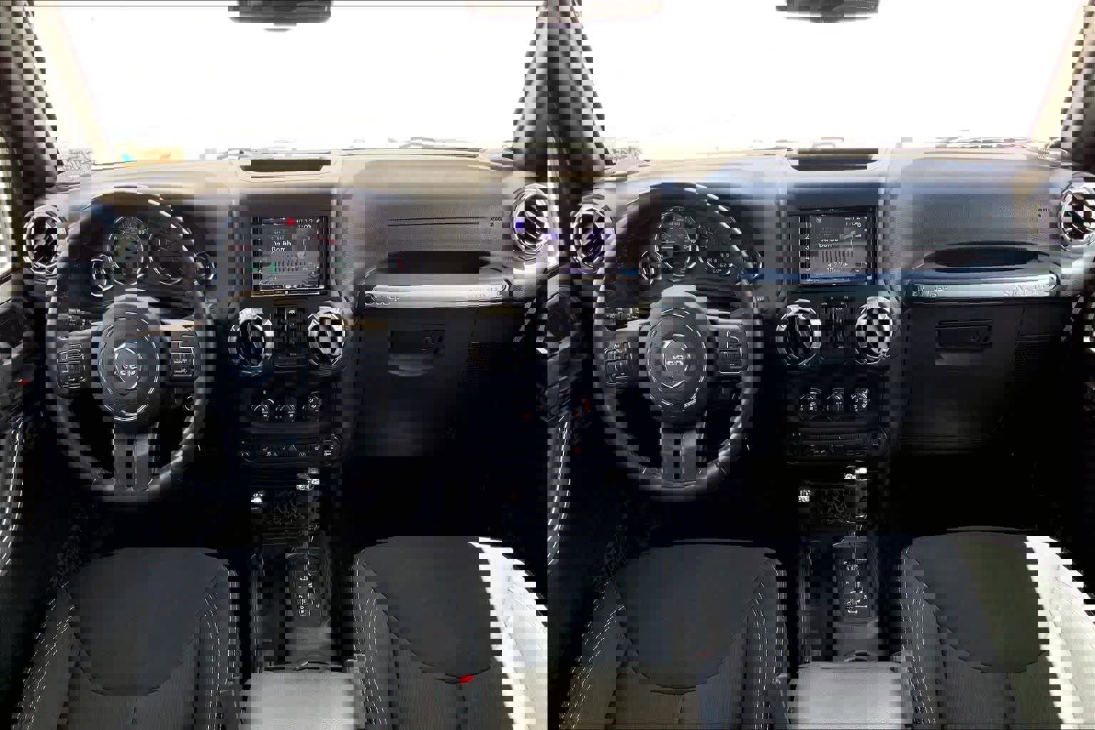 Used 2016 Jeep Wrangler Unlimited Sahara w/ Max Tow Package image 9