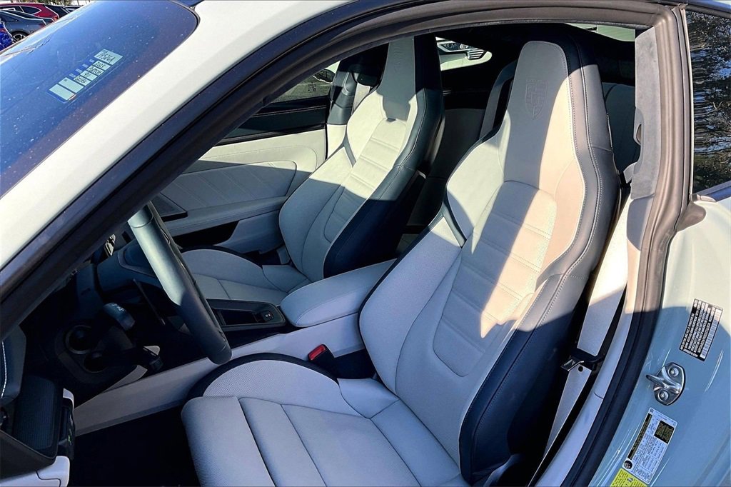 Used 2025 Porsche 911 Carrera 4 GTS image 21