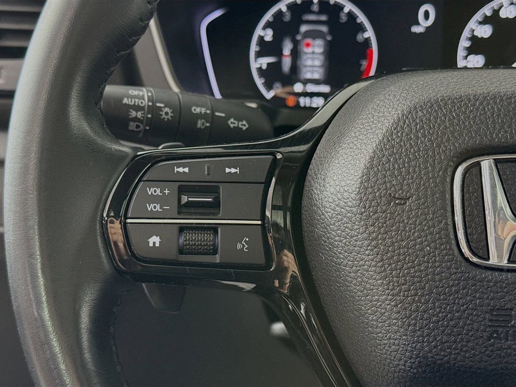Certified 2023 Honda Pilot Touring image 10