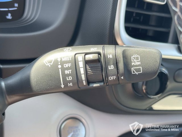 New 2026 Hyundai Venue SEL FWD image 35
