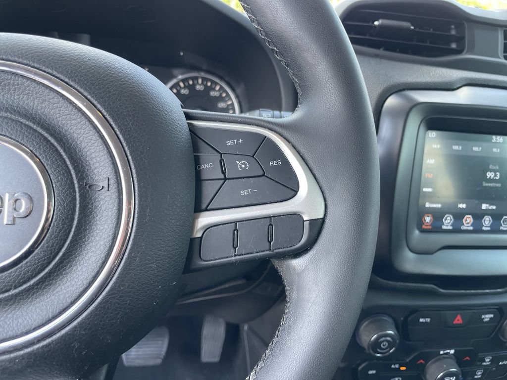 Used 2019 Jeep Renegade Latitude FWD image 16