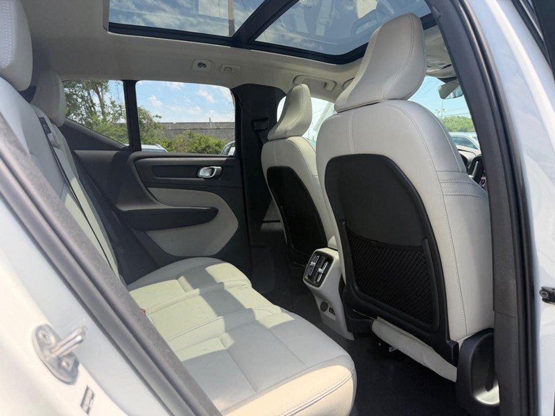 Certified 2026 Volvo XC40 B5 Plus AWD/4WD image 11