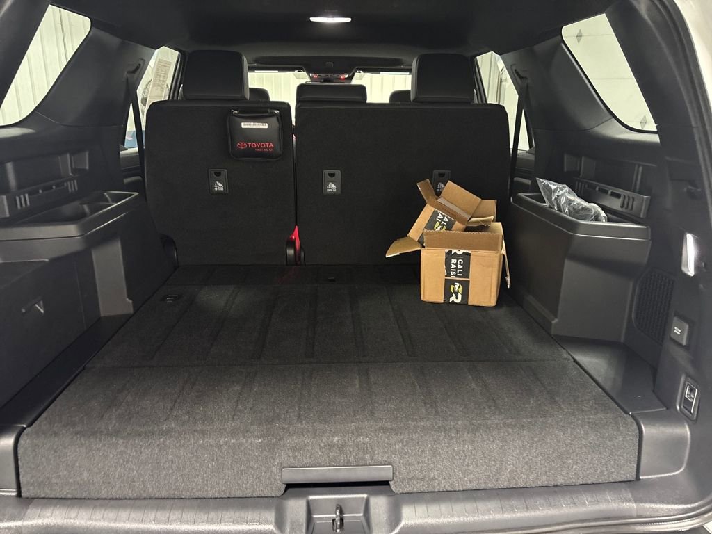 Used 2025 Toyota 4Runner Limited image 17