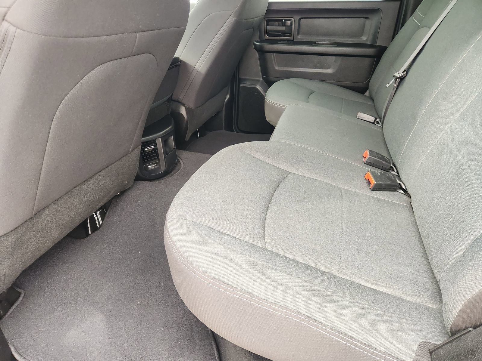 Used 2024 RAM 3500 Tradesman w/ Chrome Appearance Group image 30