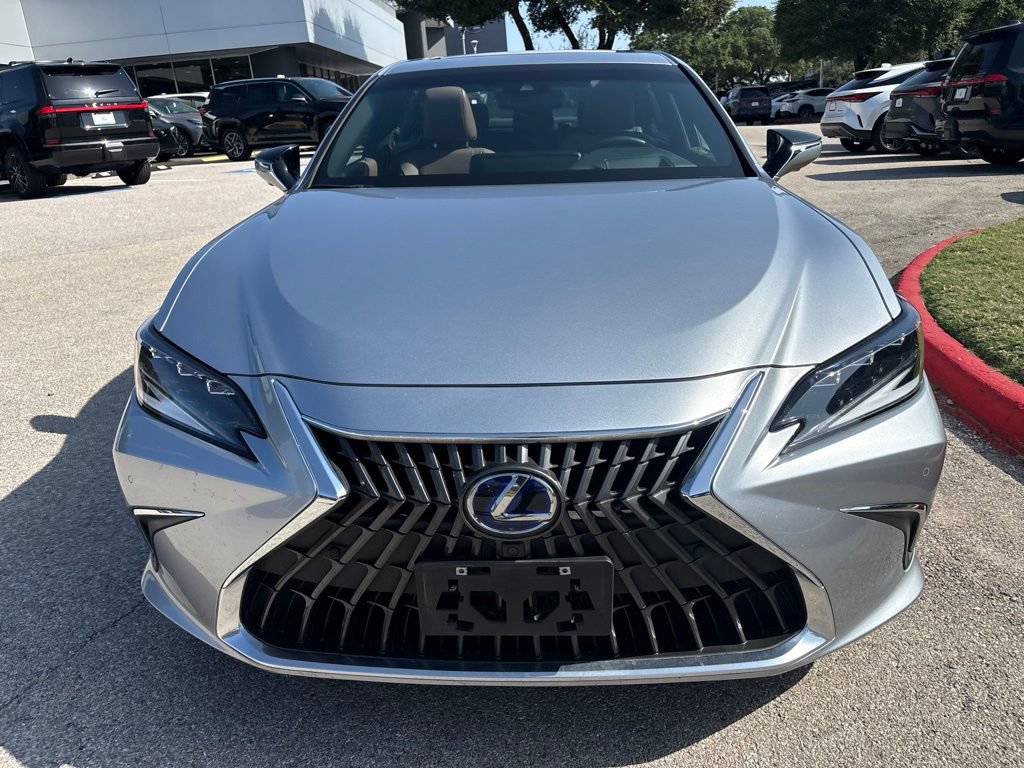 Certified 2022 Lexus ES 300h Ultra Luxury w/ Accessory Package 2 FWD image 8