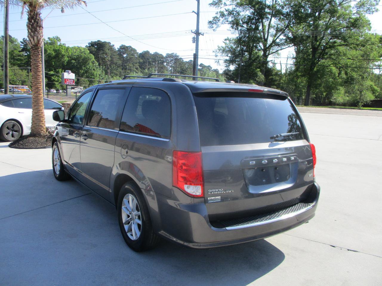 Used 2020 Dodge Grand Caravan SXT image 10