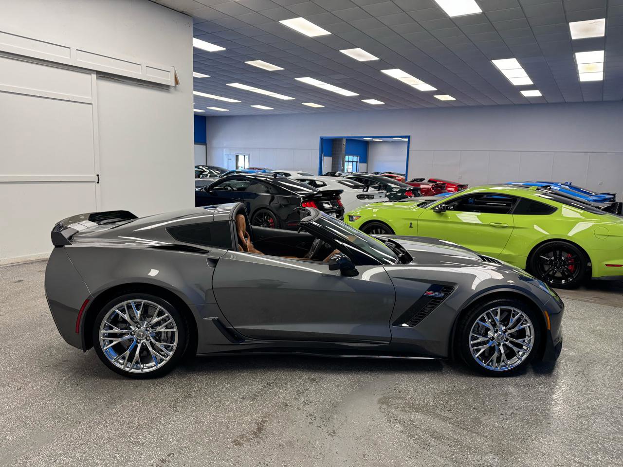Used 2015 Chevrolet Corvette Z06 w/ 3LZ Preferred Equipment Group image 5