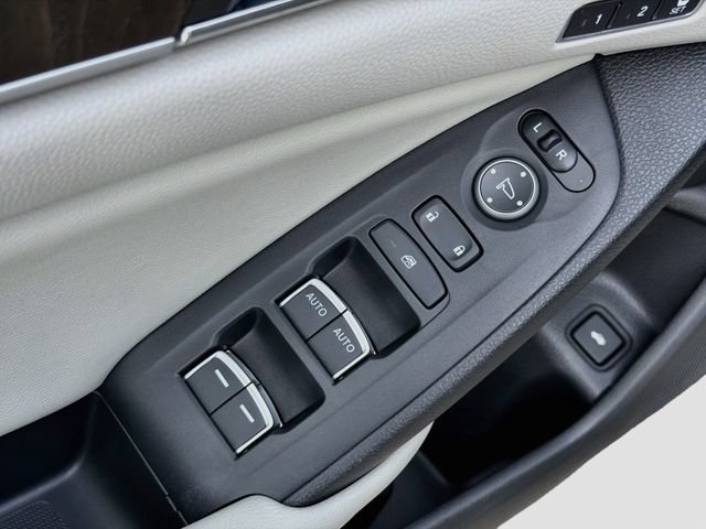 Used 2018 Honda Accord Touring image 21