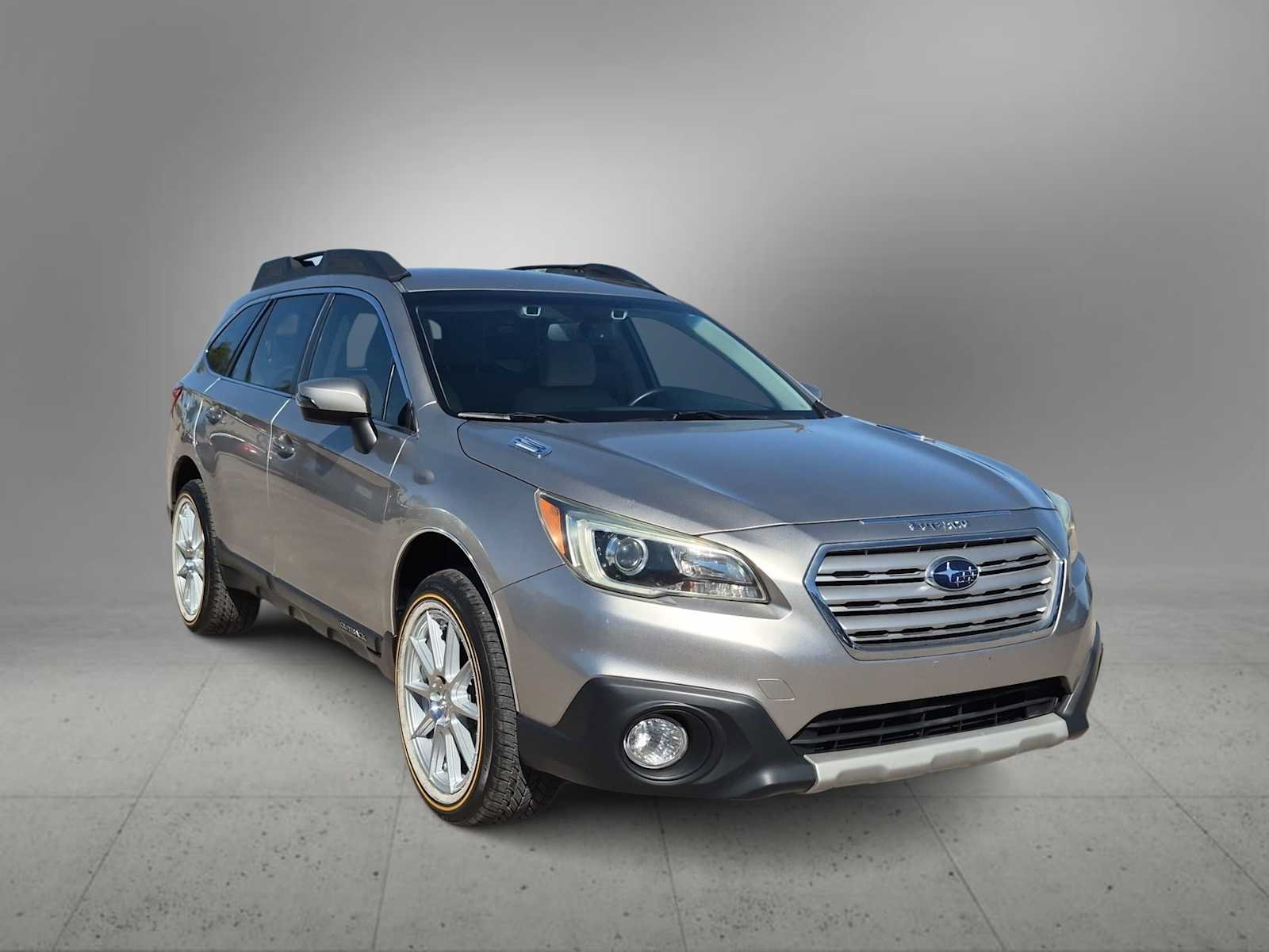 Used 2015 Subaru Outback 2.5i Premium AWD/4WD image 2