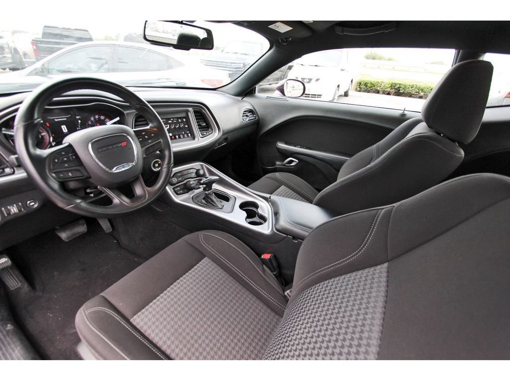Used 2020 Dodge Challenger SXT w/ Blacktop Package RWD image 31