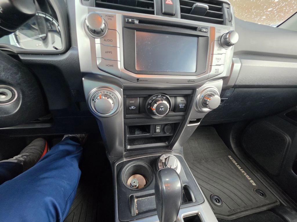 Used 2014 Toyota 4Runner SR5 AWD/4WD image 26