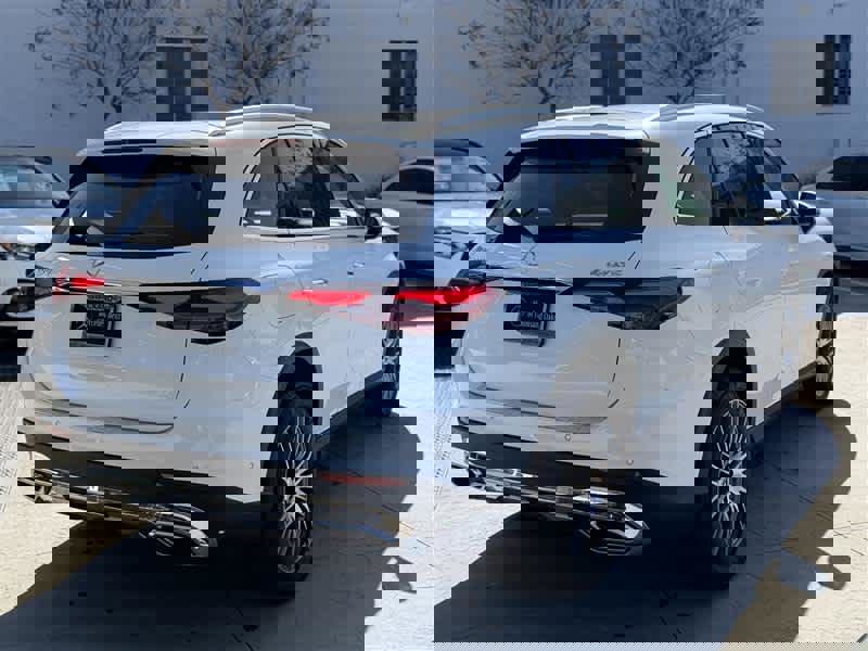 Used 2023 Mercedes-Benz GLC 300 4MATIC w/ Exclusive Trim Package image 5