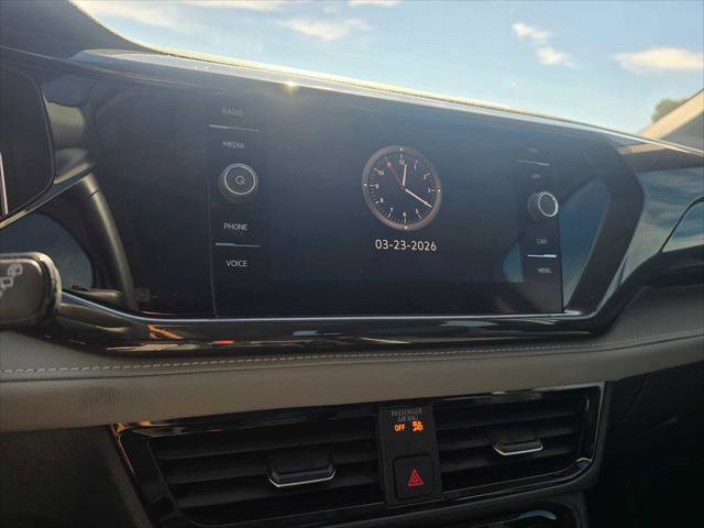 Used 2022 Volkswagen Taos SEL w/ Panoramic Sunroof Package image 28