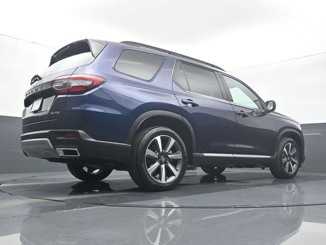 Used 2025 Honda Pilot Elite image 11