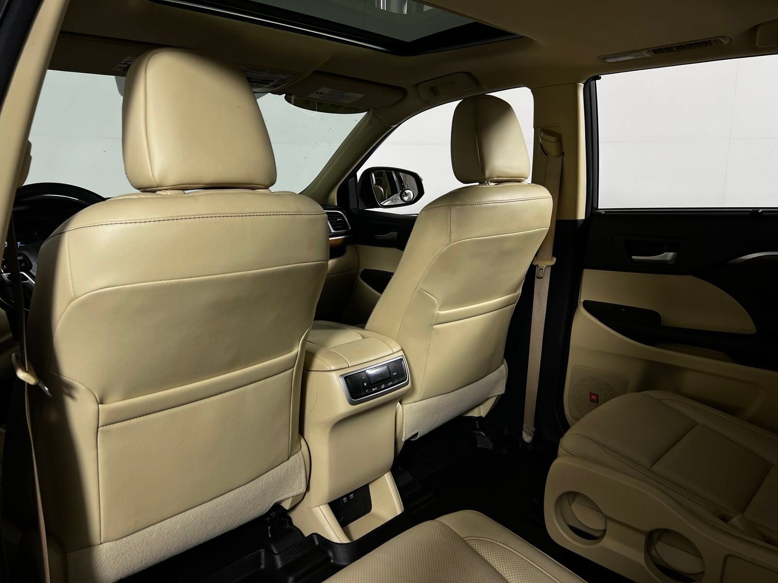 Certified 2017 Toyota Highlander Limited FWD image 25