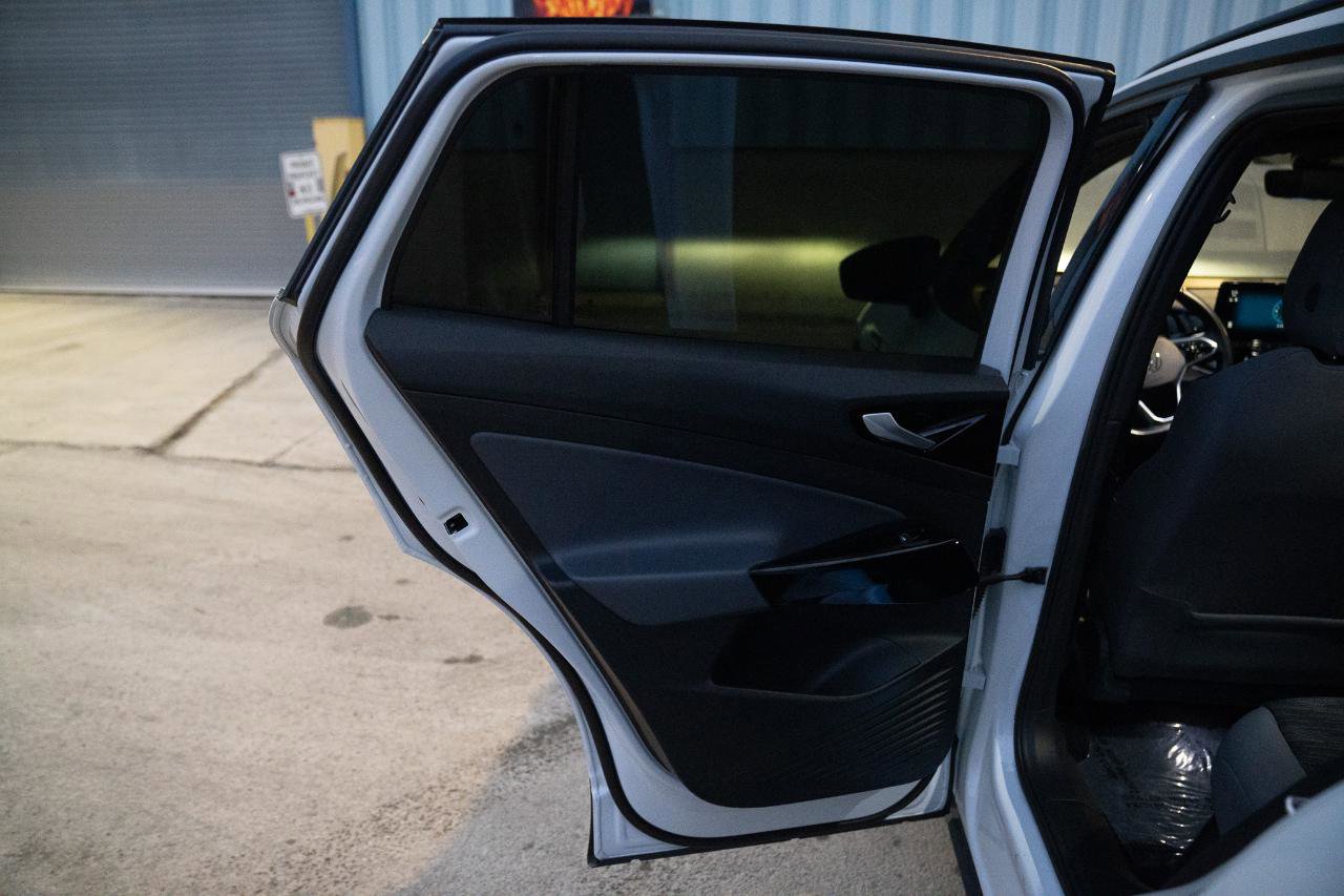 Used 2022 Volkswagen ID.4 Pro RWD image 23