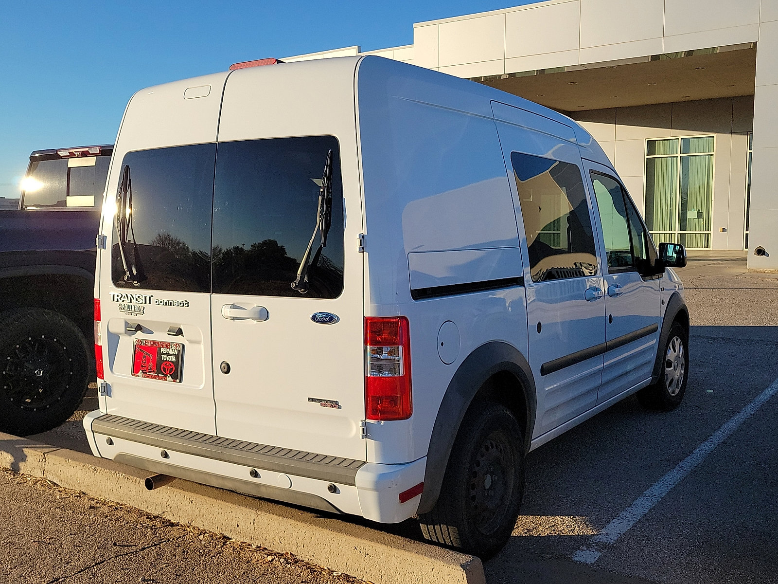 Used 2013 Ford Transit Connect XLT image 3