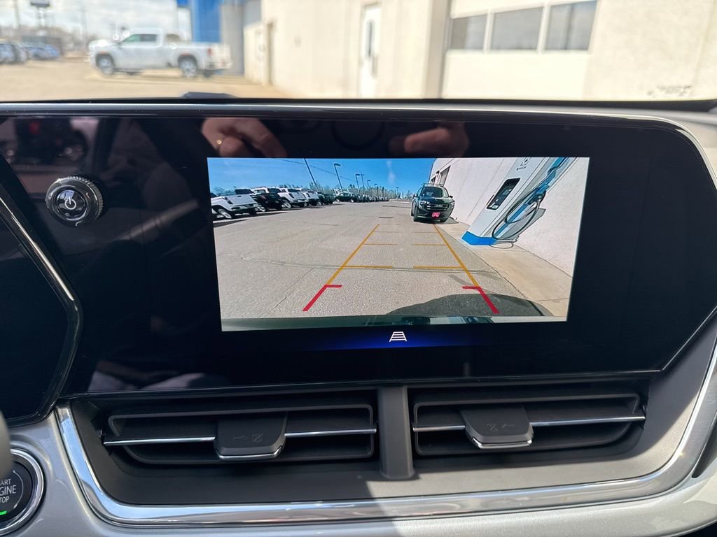 Used 2025 Chevrolet Trax LT image 17