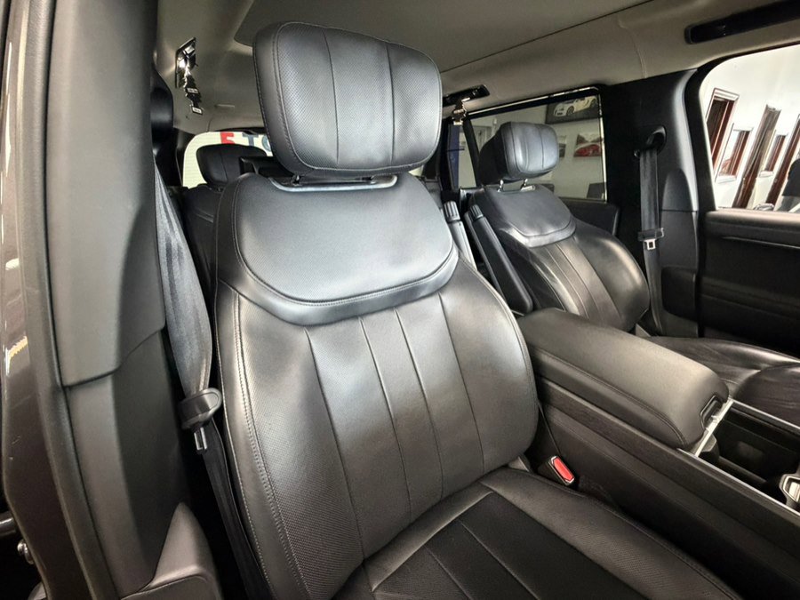 Used 2022 Land Rover Range Rover Long Wheelbase First Edition AWD/4WD image 41