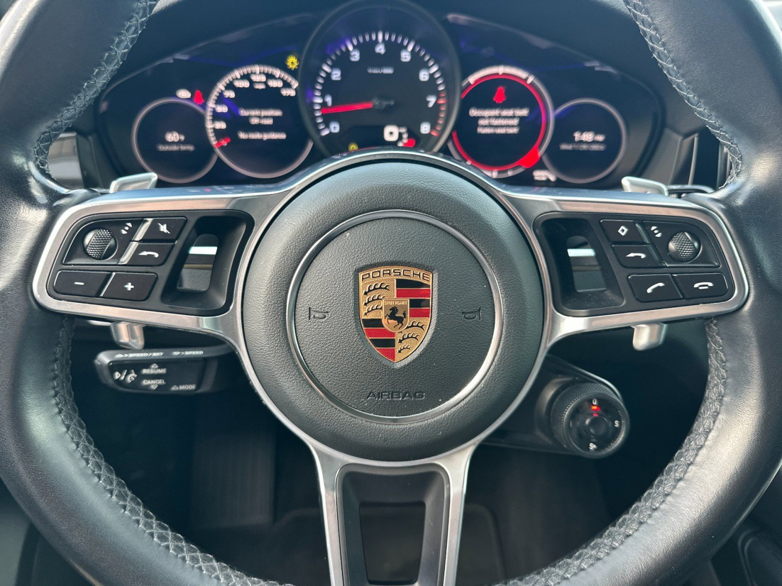Used 2022 Porsche Cayenne Coupe image 23