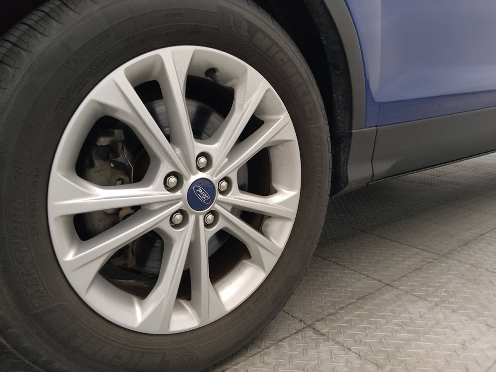 Used 2018 Ford Escape SE w/ SE Sync 3 Package AWD/4WD image 31