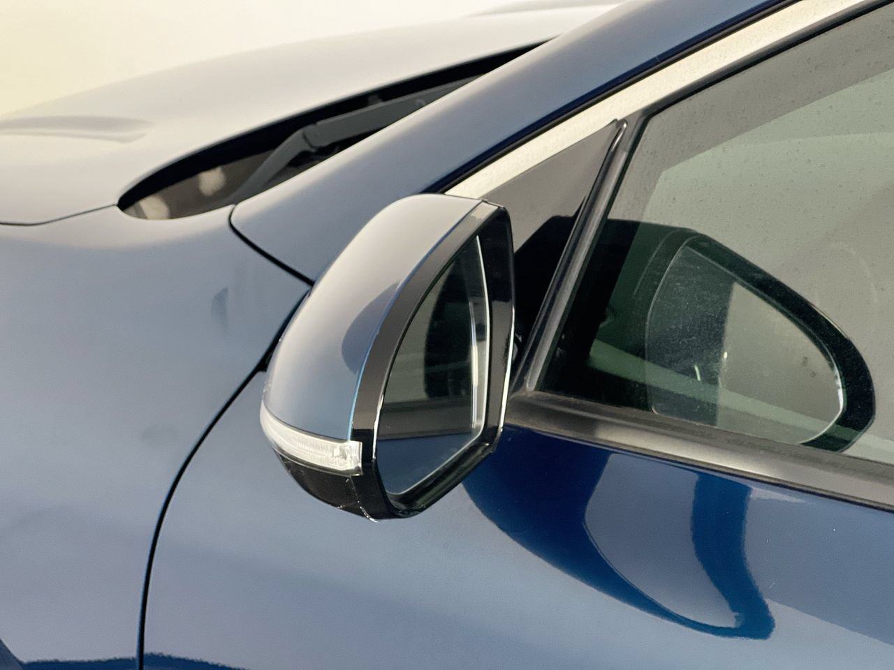 Used 2019 Kia Niro Touring FWD image 6