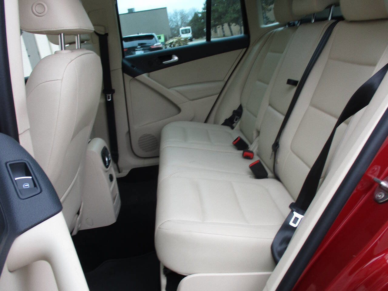 Used 2016 Volkswagen Tiguan SE image 80