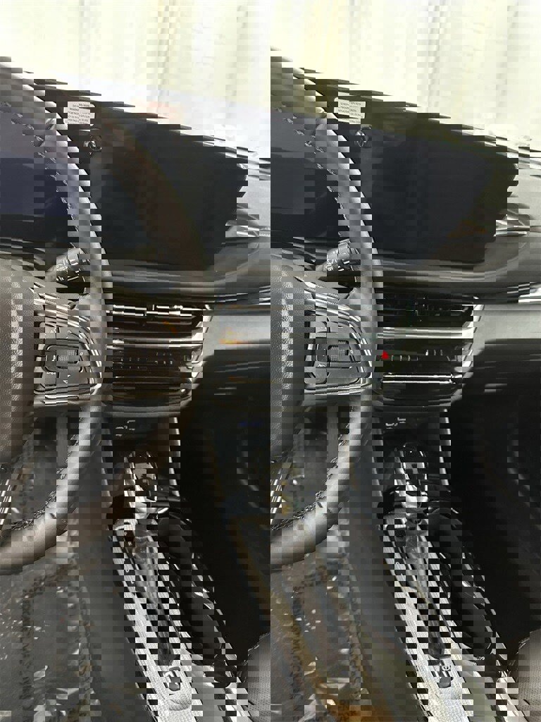 Used 2025 Buick Envista Avenir image 17