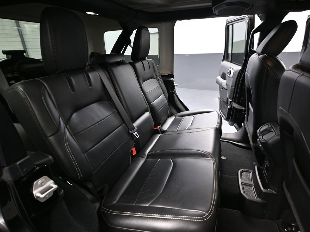 Used 2023 Jeep Wrangler Unlimited Sahara image 43