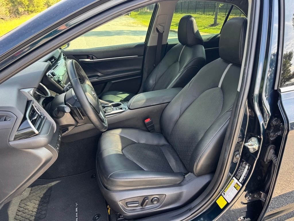 Used 2020 Toyota Camry XSE FWD image 19