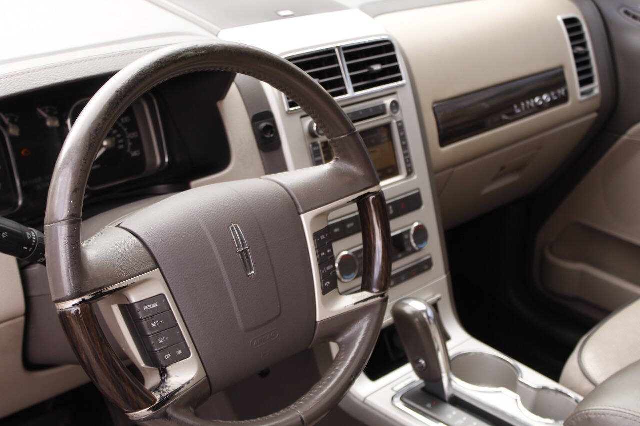 Used 2008 Lincoln MKX AWD image 22